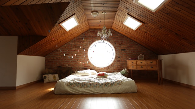 dlaczego warto zastosowac podłogi drewniane we własnym domu