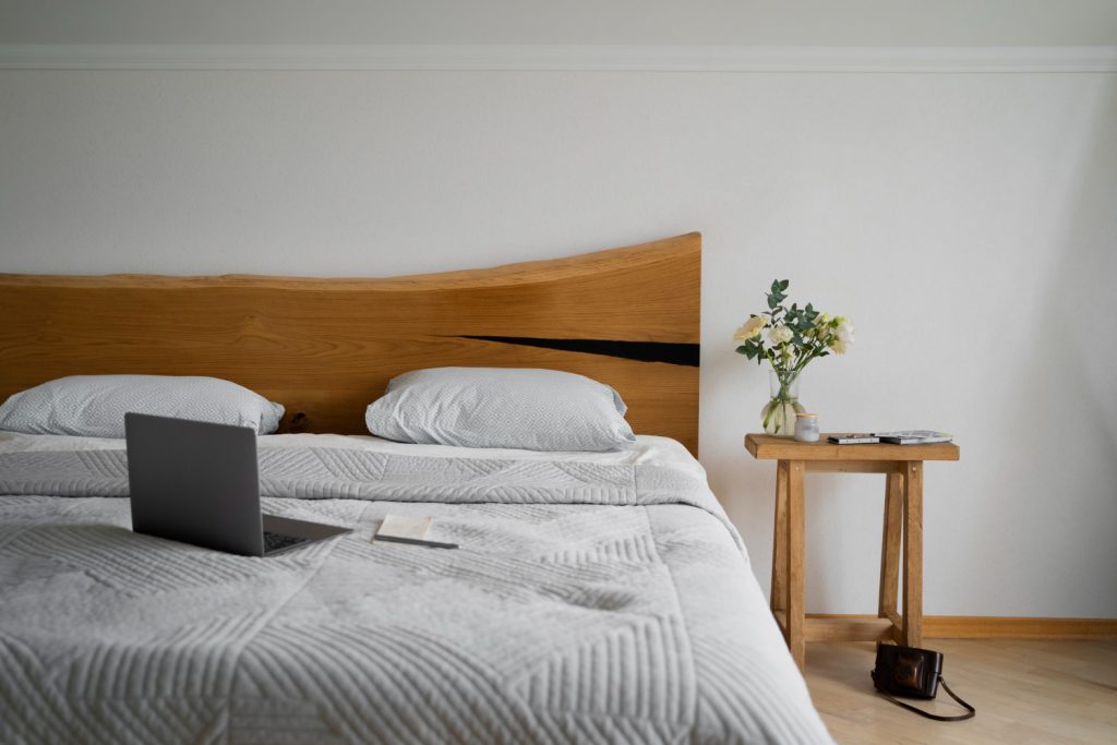 łóżka drewniane producent